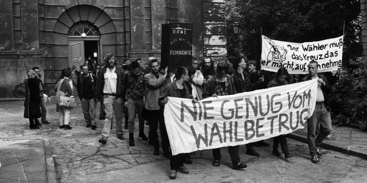 Революция в гдр. Митинг в гдр 1989 берлин. революция в германии 1989. революция в гдр 1989. бархатная революция в германии 1989.