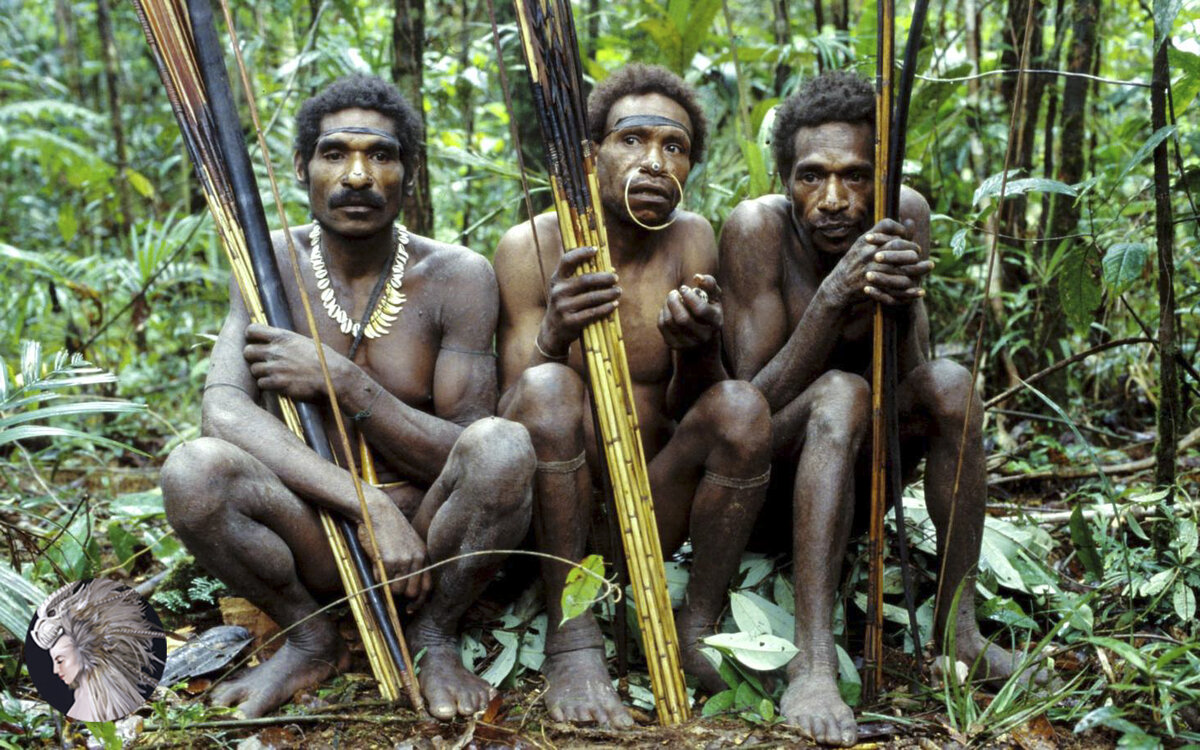 Племя обитало. Новая Гвинея. Племя КОРОВАИ. Племя КОРОВАИ из новой Гвинеи. Индонезия — племя КОРОВАИ. Племя КОРОВАИ Папуа новая Гвинея.
