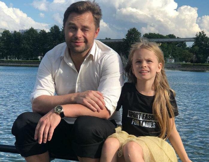 Дочь виталия гогунского сейчас милана