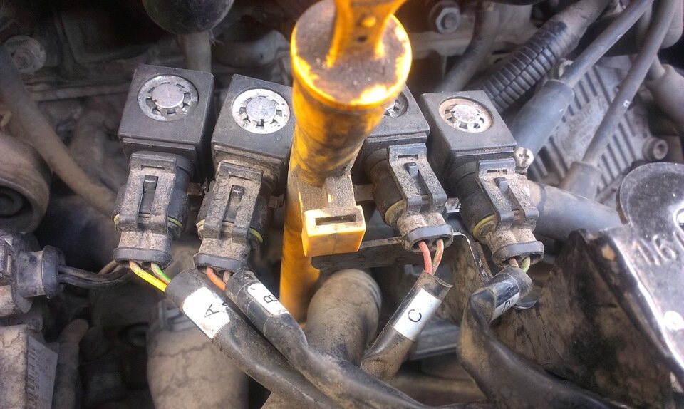 общий вид форсунок на авто