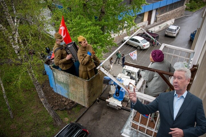 Инициативный волонтер легкого пути не ищет. Даже Собянин бы не додумался 