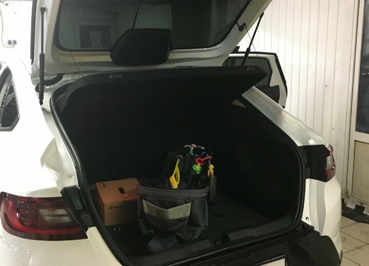 Вид сзади, багажник 