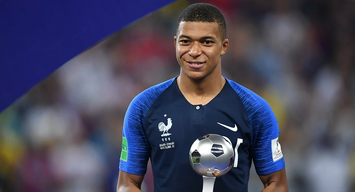 Mbappe футболист. Килиан Мбаппе. Килиан Мбаппе футболисты. Килиан Мбаппе ПСЖ.