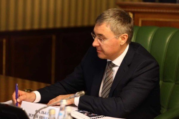 Абитуриенты смогут подать документы в 54 российских университета через портал госуслуг.