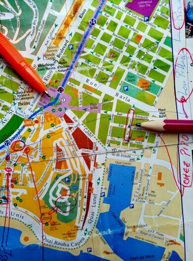 Также до ресторанчика можно добраться от трамвайной остановки 
Площадь Гарибальди (ручка указывает на остановку трамвая). 