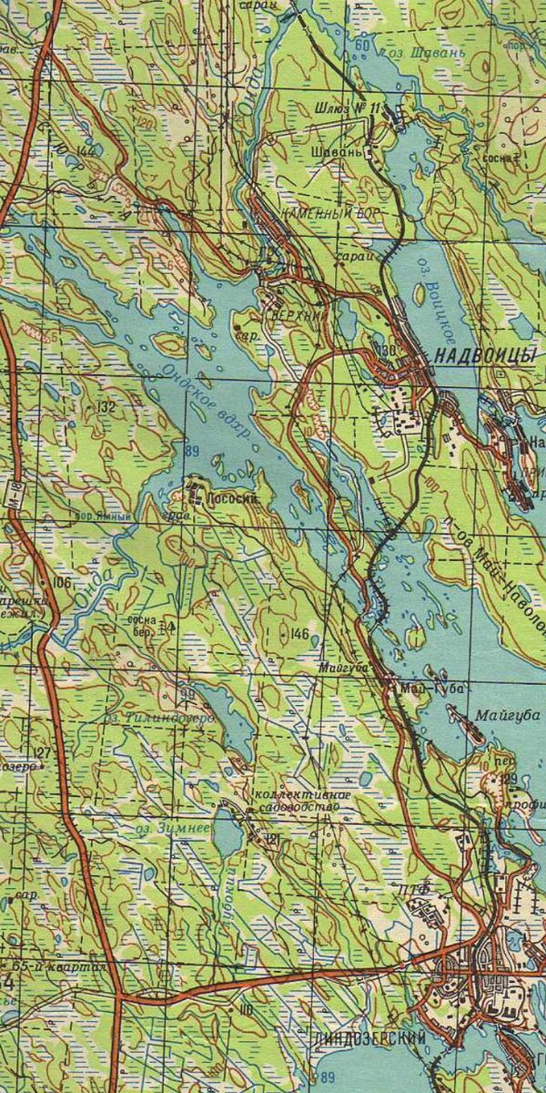 Узенькой лентой вьется дорога по старой трассе.