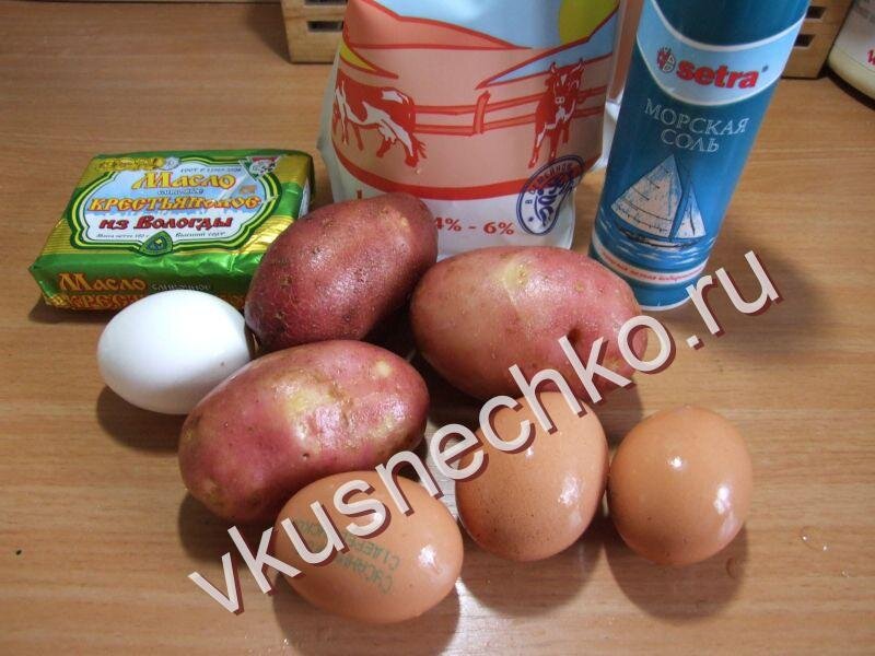 Яичница по-деревенски, ингредиенты для приготовления. 