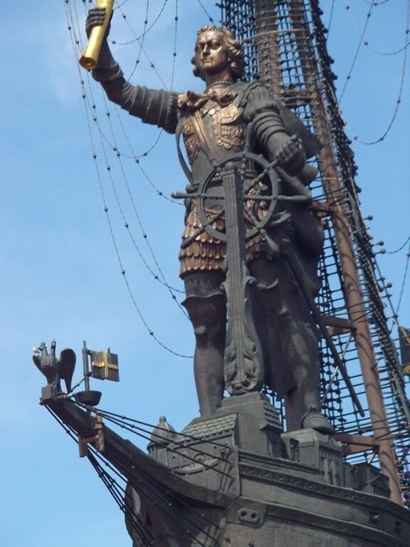 Странный костюм Петра I. 