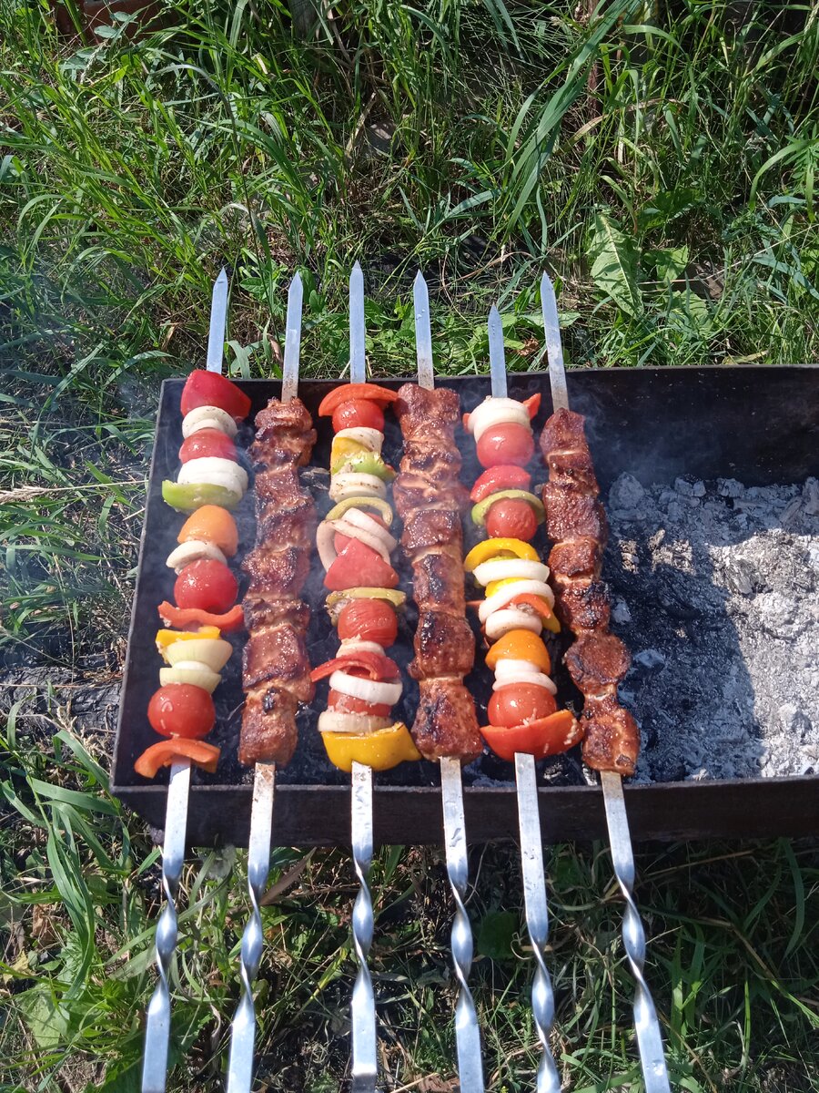 Готовый шашлык.