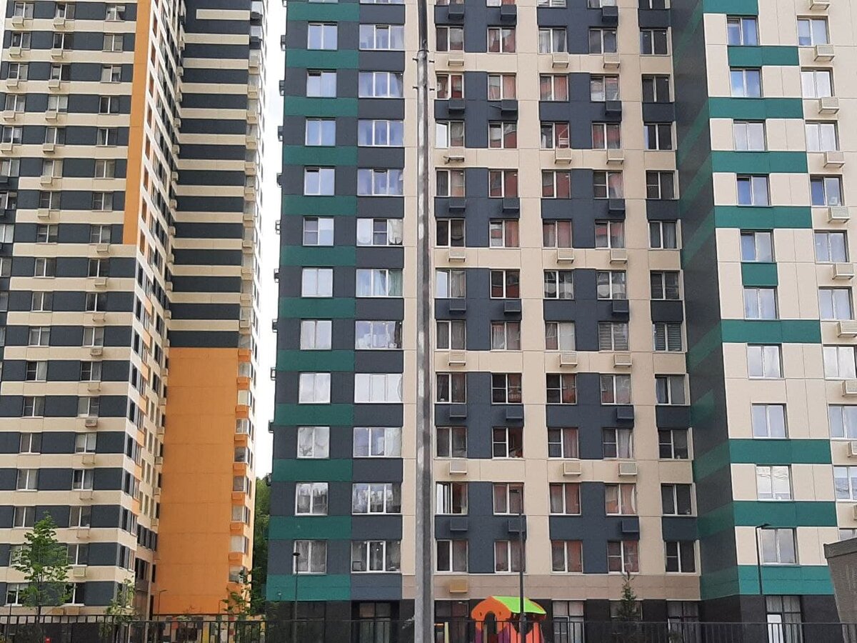 Новостройка "Самолёта". Собственное фото