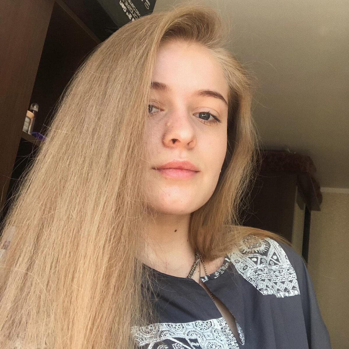 Если не знаете, чем заняться летом, предлагаю погрузиться в мир подкастов. В интернете их очень много, найти интересное довольно проблематично. Но я же книжный человек, поэтому решила посмотреть, что предлагают авторы литературных подкастов.