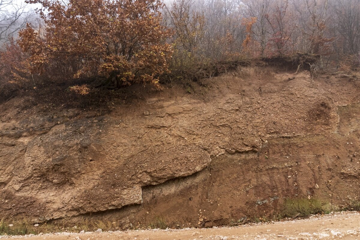 Дорога от поселка Мраморная к пещерам...