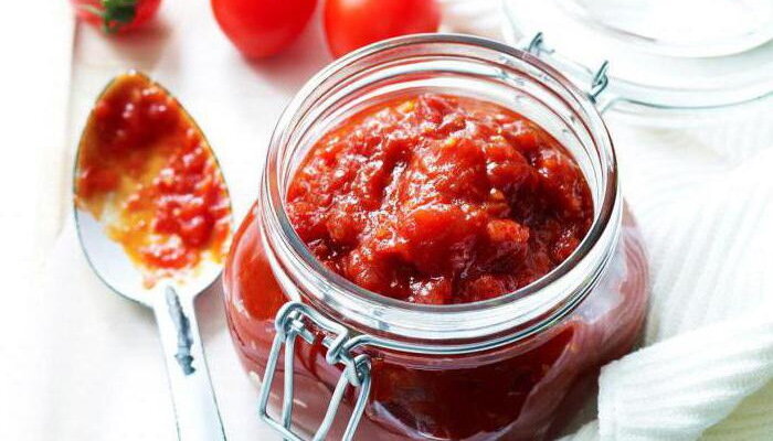 Аджика из помидор на зиму в домашних условиях: рецепт с варкой