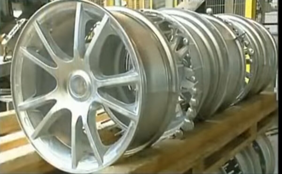 Штампованный или литой диск. Что лучше и надежнее. | Кулибин | Дзен