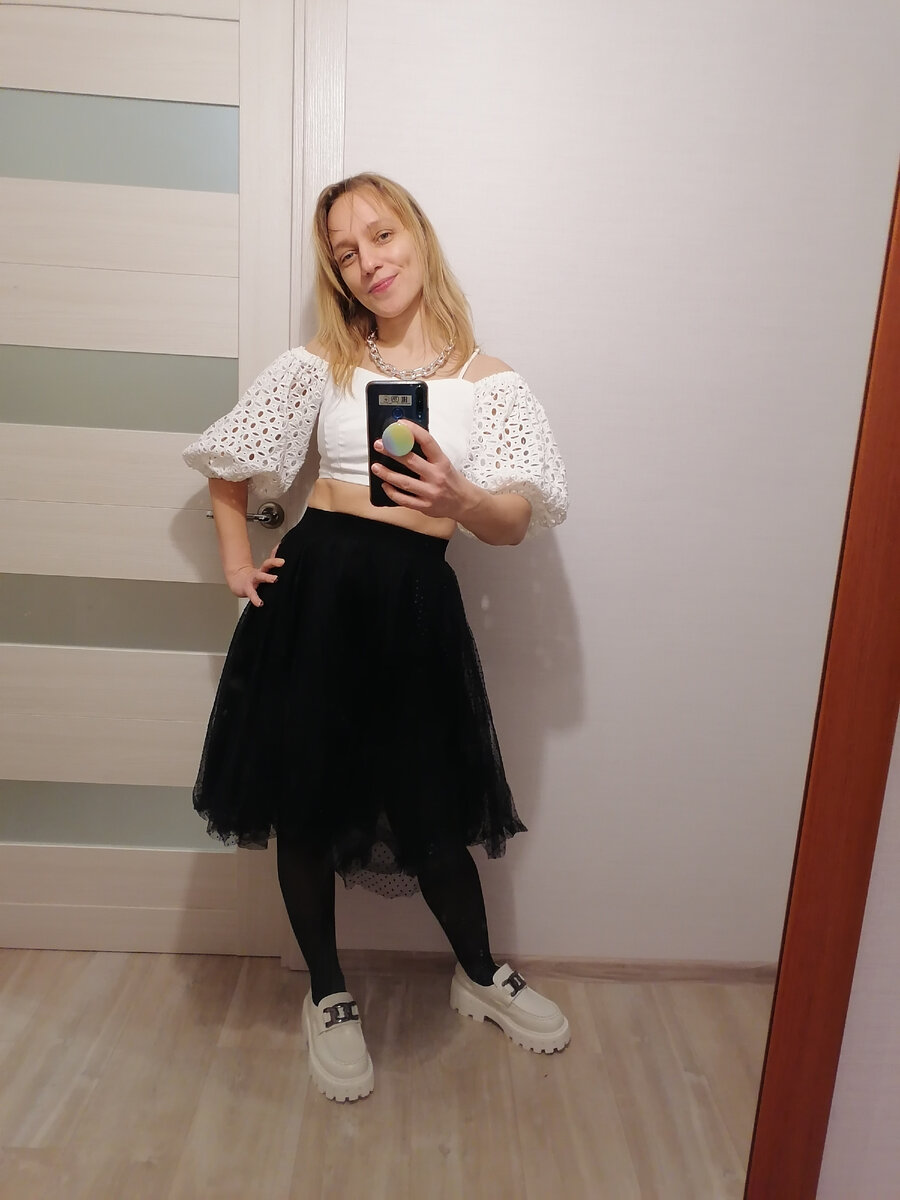 Кофточка из того же магазина , со встречи выпускников