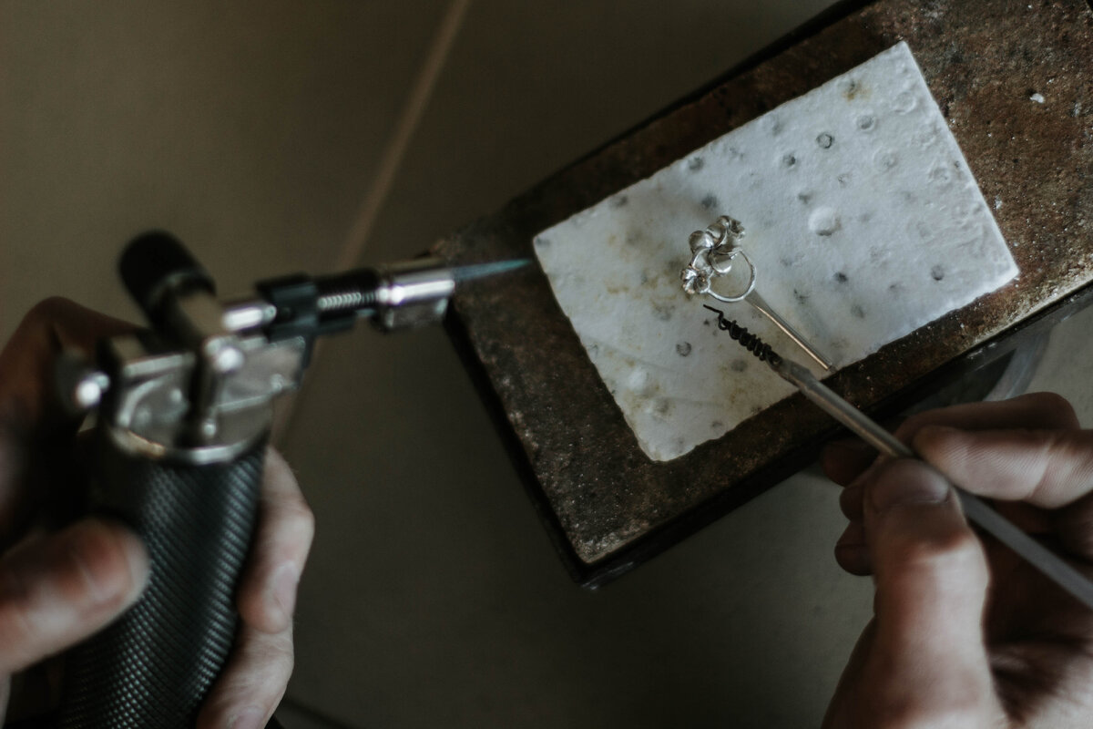 Обработка 3D-модели будущего украшения.