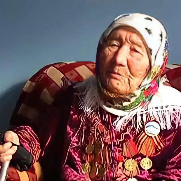 токтогон алтыбасарова биография. токтогон алтыбасарова. токтогон алтыбасарова в годы войны. токтогон алтыбасарова биография. токтогон алтыбасарова в годы войны.