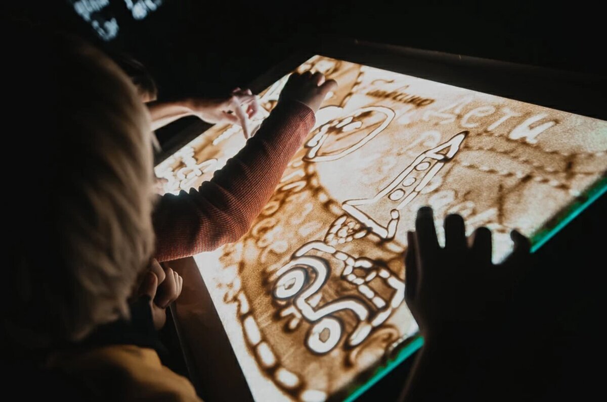 Раньше игры с песком считались исключительно занятием для самых маленьких