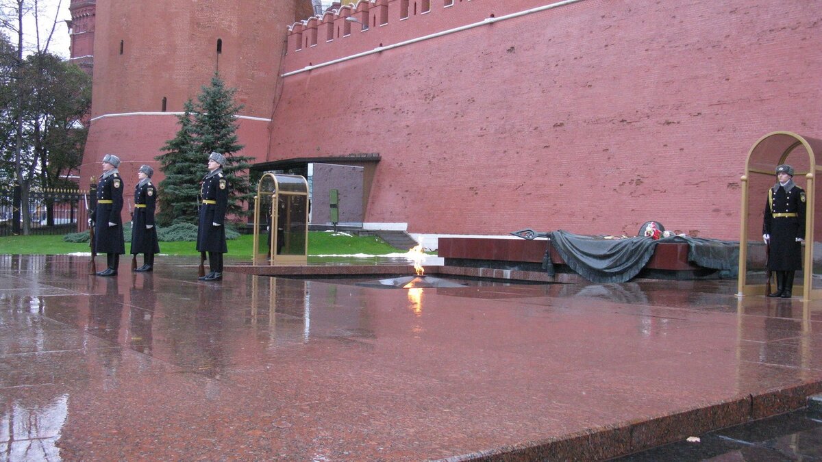 Памятник Неизвестному солдату у Кремля (фото из интернета)
