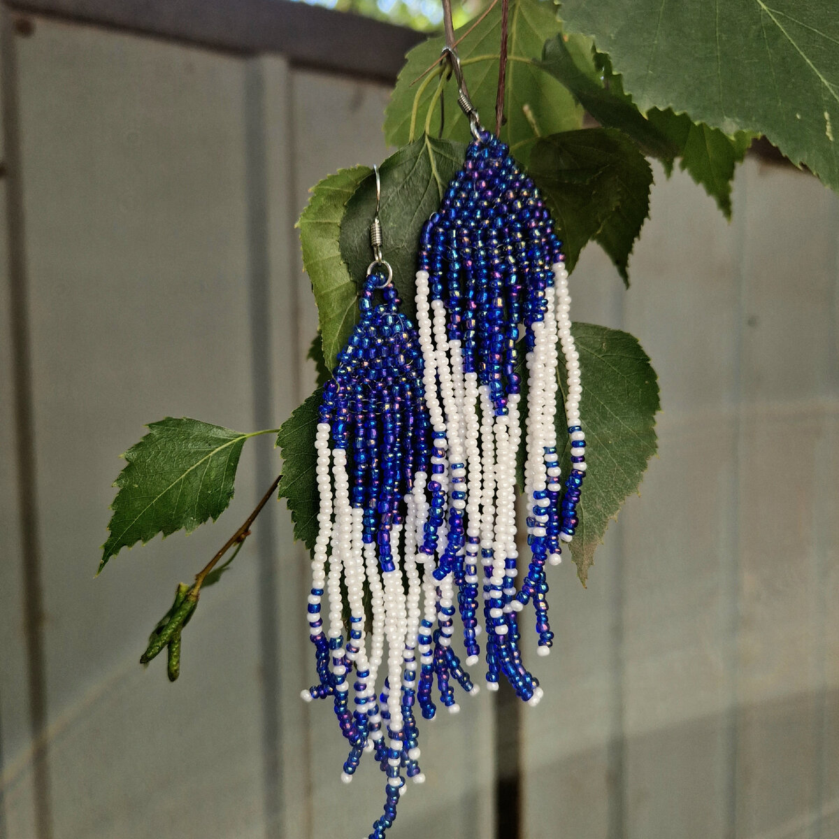 Сочетание китайского (синий) и чешского (белый) бисера. Моя работа