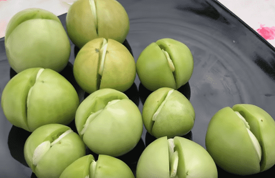 Маринованные зеленые помидоры «Пальчики оближешь» — рецепт с фото пошагово + отзывы