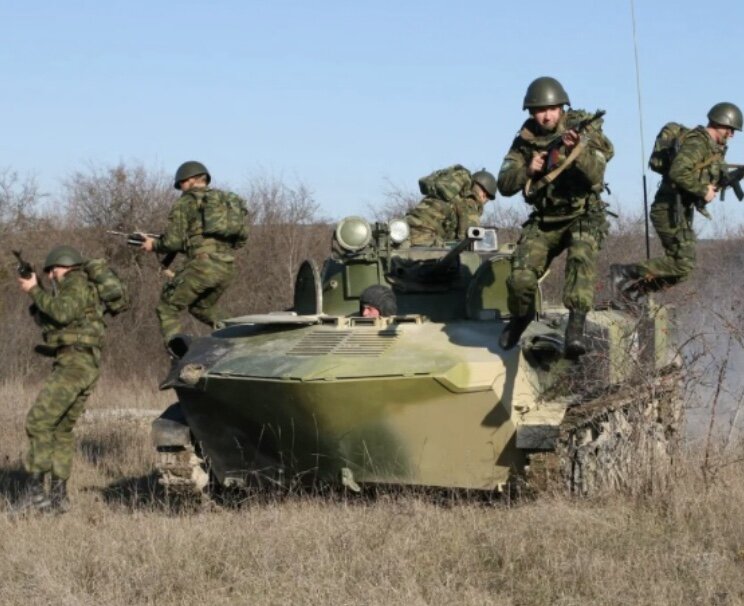 Подготовка мотострелков. Занятия по тактической подготовке. Командир мотострелкового взвода. Снайпер артиллерист. Учения мотострелков.