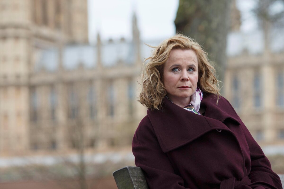 Эмили Уотсон в сериала «Яблоневый двор»