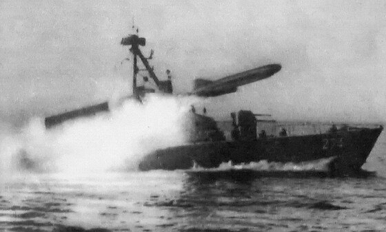 1 из 2 Эсминец ''Эйлат''

А сейчас на дворе 1968 год.
