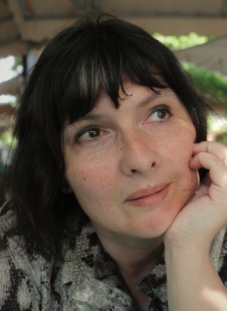 Евгения Филатова живёт в Ереване. Постоянный автор armmuseum.ru