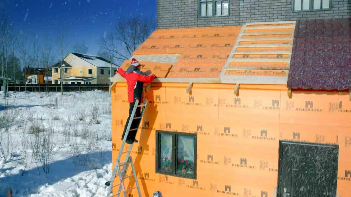 Утеплитель для стен дома снаружи пеноплексом. Теплоизоляция фасада пеноплекс. ЭППС вентзазор. Теплоизоляция стен пеноплексом. Пеноплэкс скатная кровля.