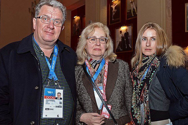 Сергей Приходько с женой и дочерью. Фото: 24smi.org