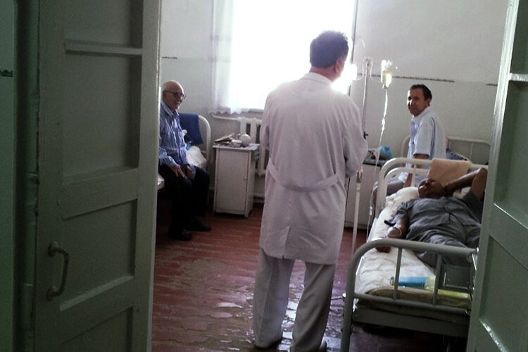 В больнице в Туркменистане. Фото с сайта Azathabar.com