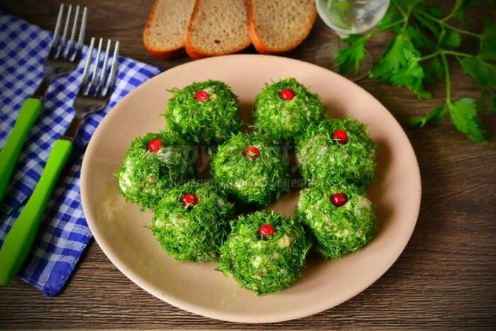                                 Необычная подача традиционной селедки.