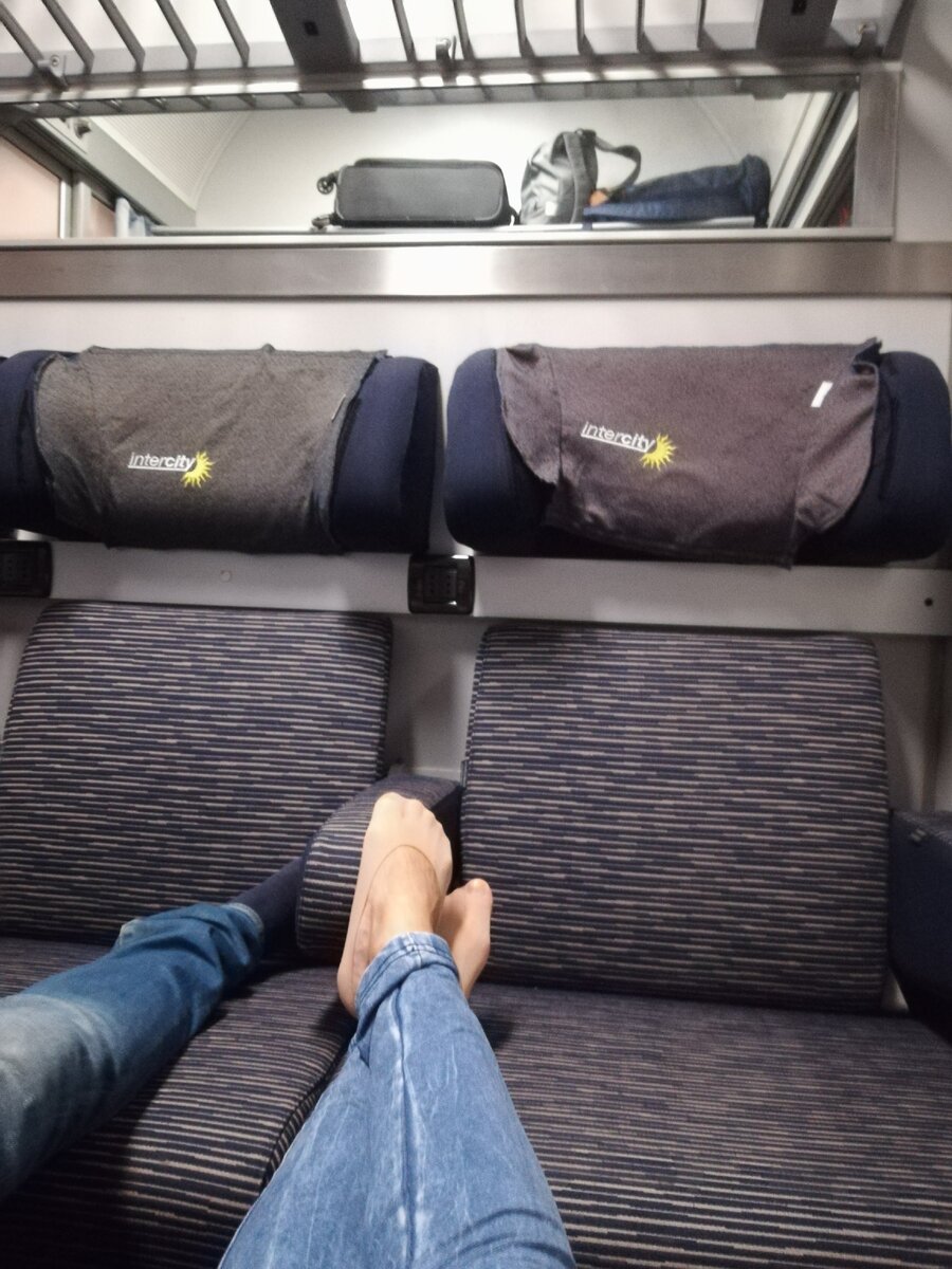 сидячий вагон в поезде москва санкт петербург
