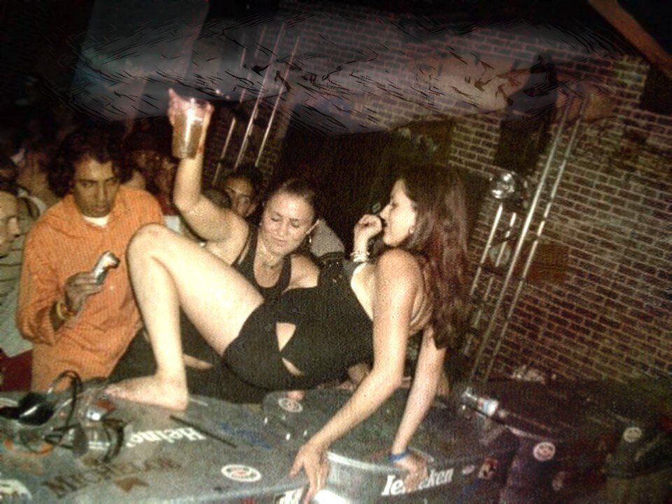 На корпоратив я пошла без трусов...