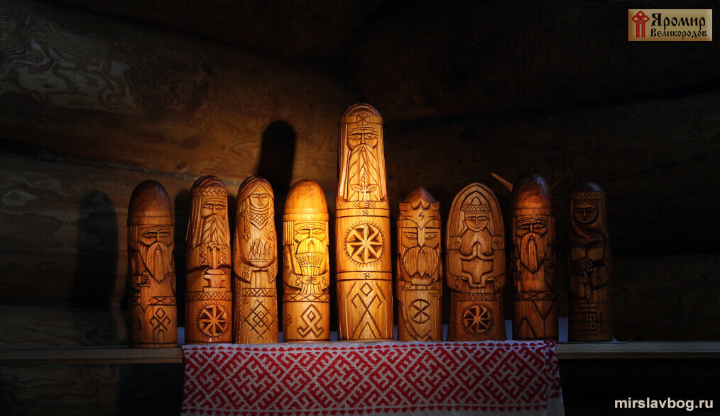 Красный кут, Кумиры Славянских Богов