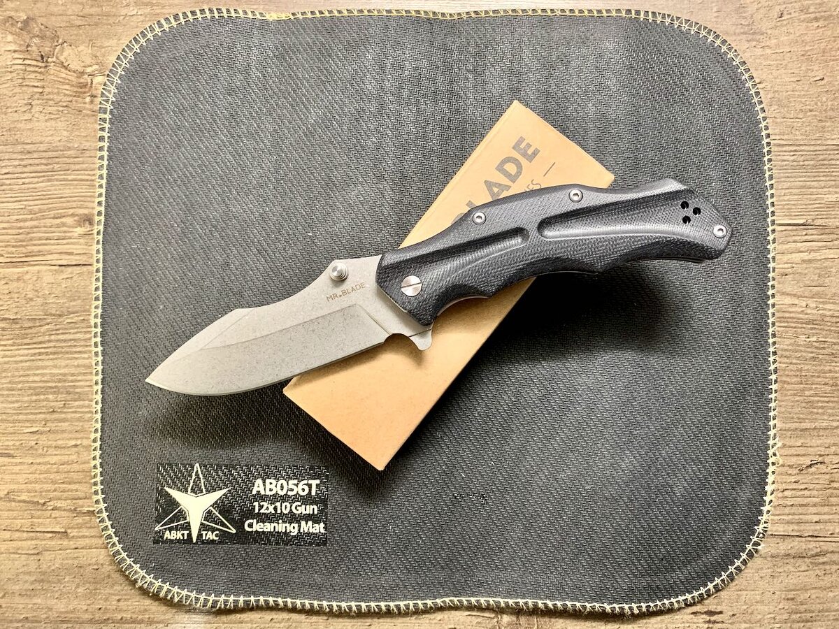 Mr. Blade HT-1 и картонная коробочка