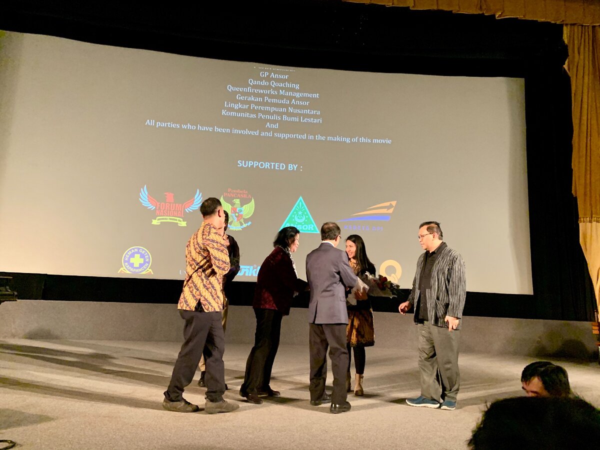 Благодарность посла Индонезии команде Lola Amaria Production. Фото автора, 2020.