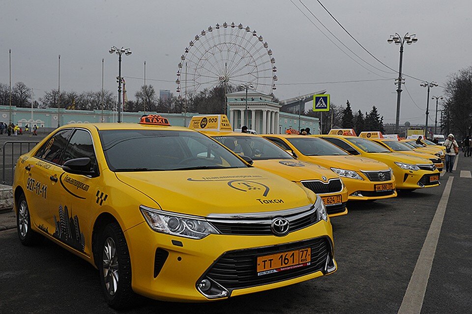 Машины для такси какие года подходят. Фольксваген поло 2021 такси. Фольксваген Джетта такси. Такси Москва. Московское такси.