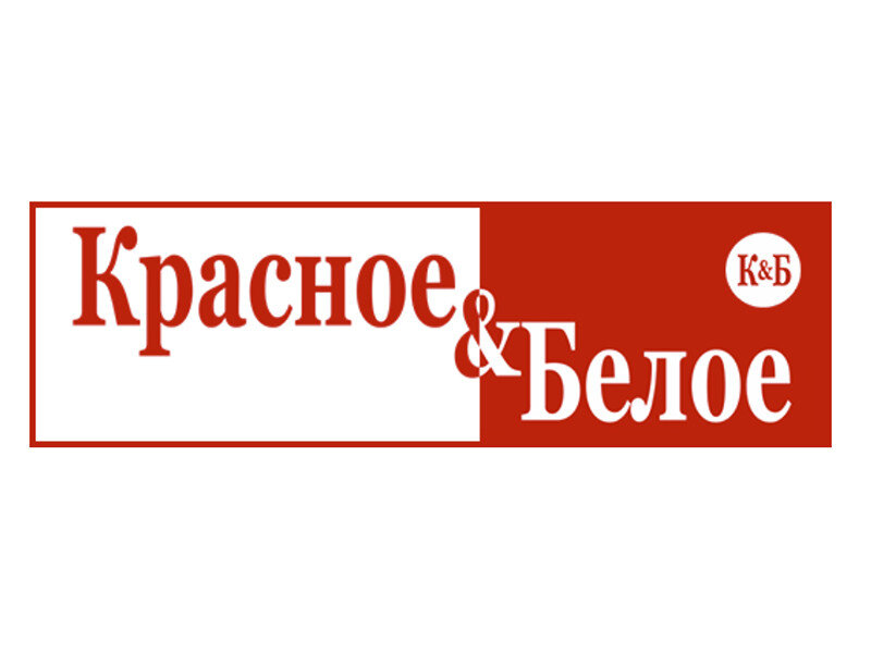 Секс кладовщика с работницей склада на столе по окончании должности