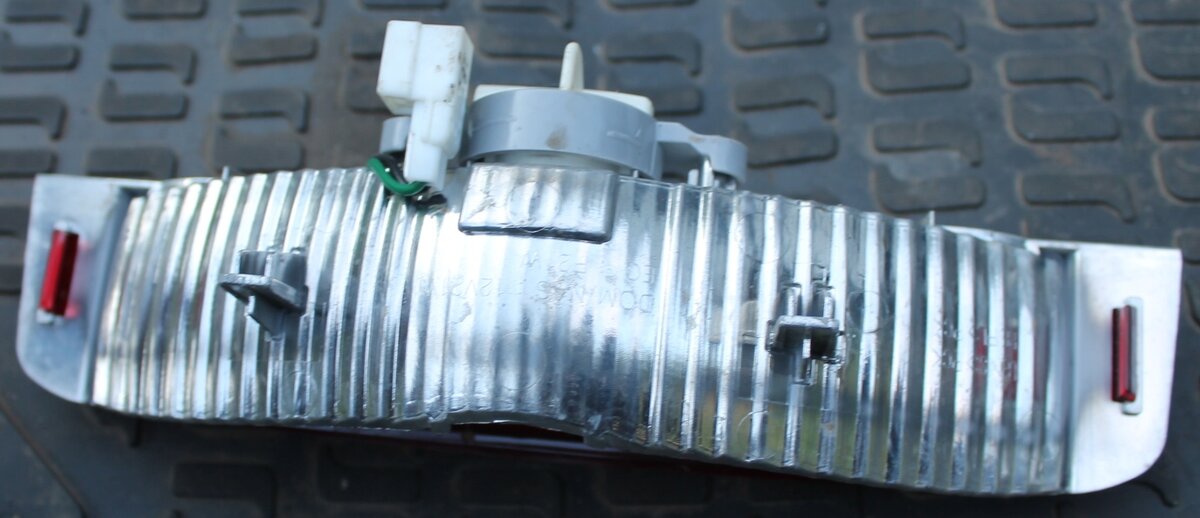 Стоп сигнал Hyundai Elantra V MD SD 927003X000