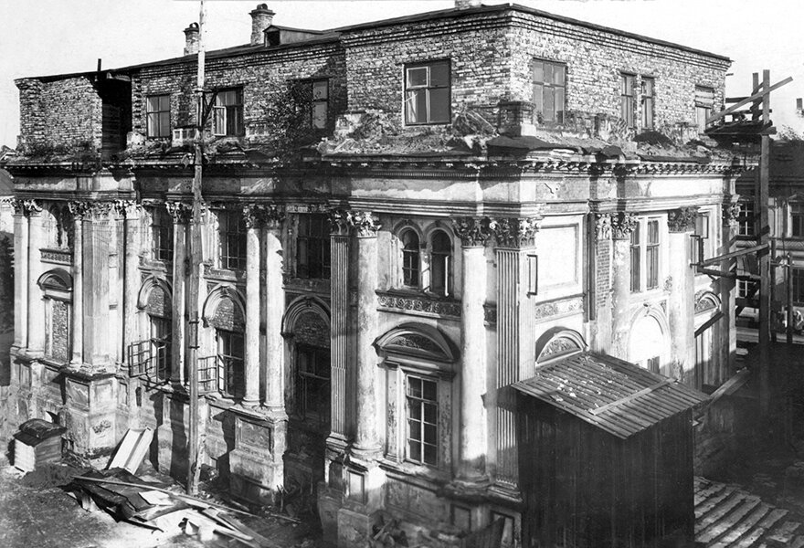 Перестройка церкви Марии Магдалины под учебное заведение, 1930-1933гг. Источник: pastvu.com