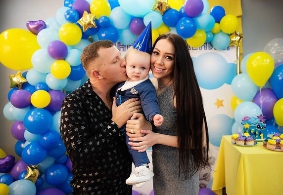 Алёна плавнирует подать на алименты
​Фото: «Инстаграм»