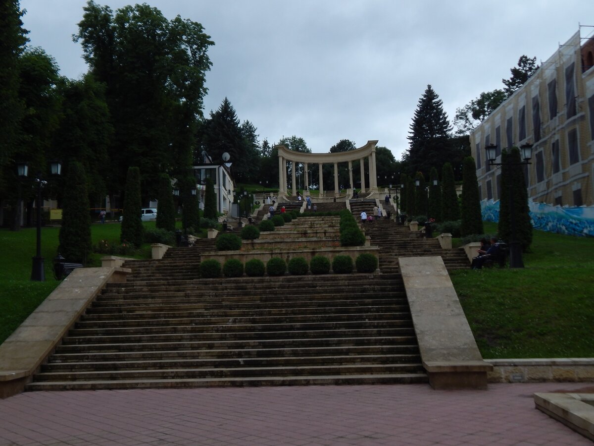 Погода была не много пасмурной, но тут все равно здорово с первого взгляда