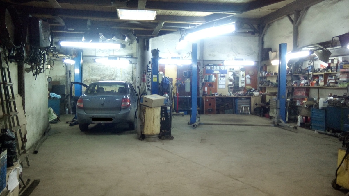 СТО в гараже.