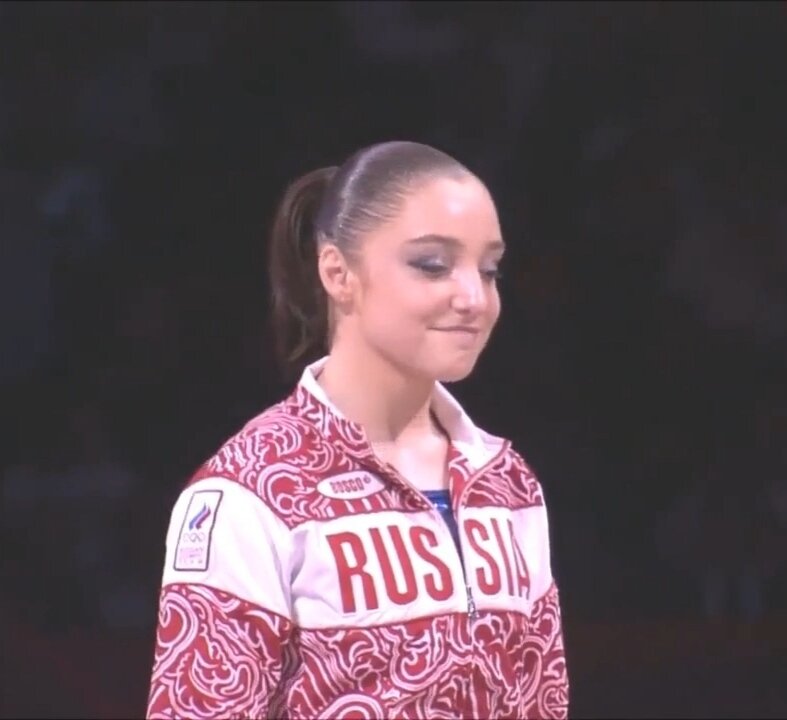 Алия Мустафина на той же Олимпиаде, что и Вика Комова, только на ступень ниже.