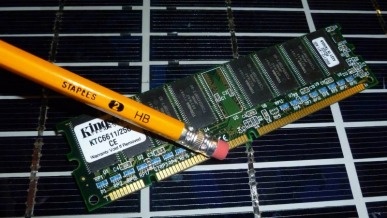 Очистка контактов ластиком.