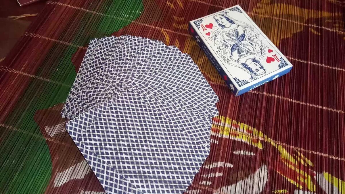 Расклад на игральных картах