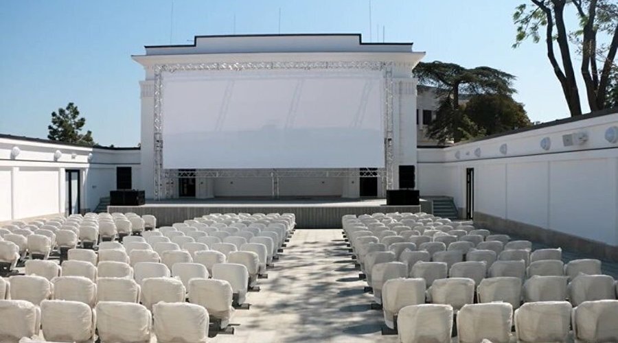 Кинотеатр под открытым небом в Севастополе // Фото: правительство Севастополя
