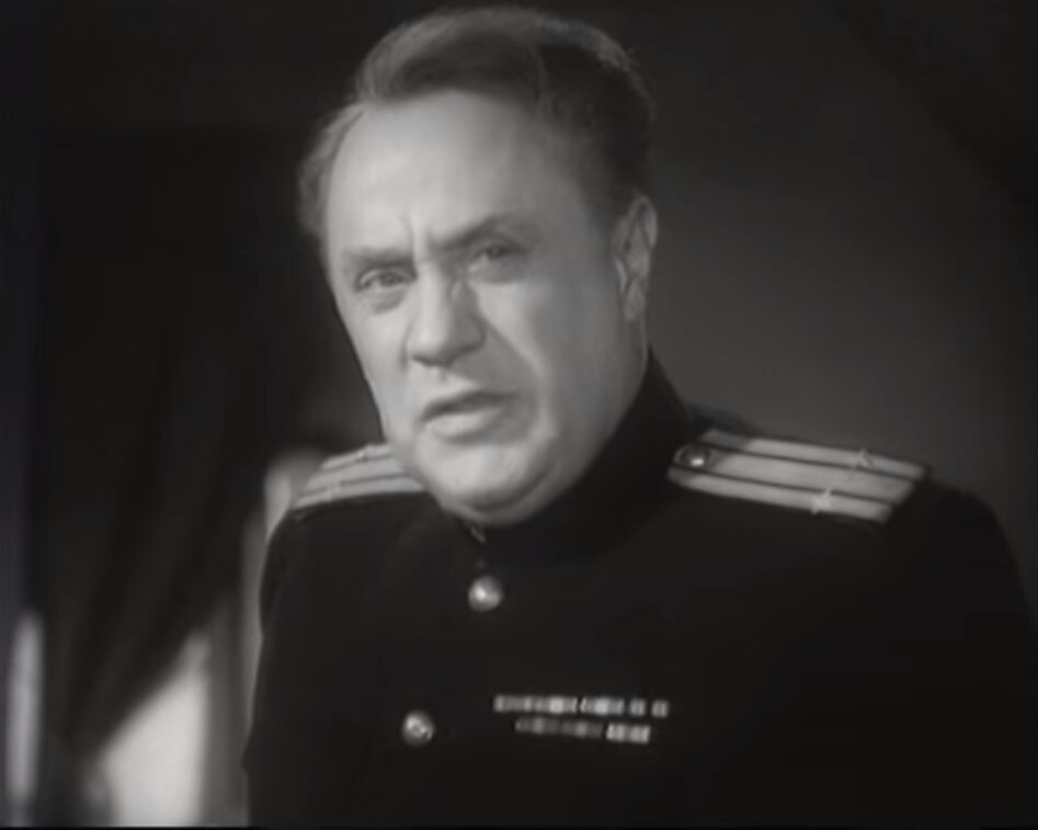 Человек в футляре (1939) - актеры и роли - Михаил Жаров - советские фильмы - Кин
